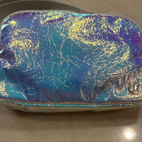 NWT Lululemon Athletica Iridescent Belt Bag 🩵 - Picture 3 of 11